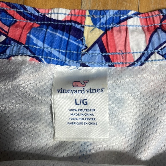 Men’s vineyard vines swim shorts - Picture 4 of 6